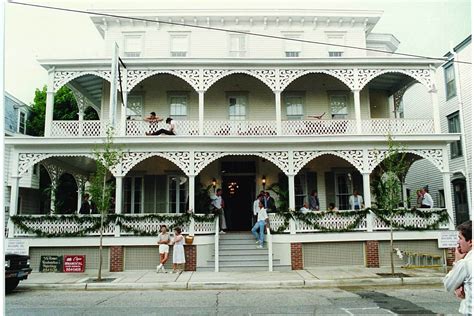 The virginia hotel - The Virginia Hotel has a resident piano player, Kenneth Richardson, who plays music four days a week. Richardson is an alumnus of the New York High School of the Performing Arts. He has worked and ...